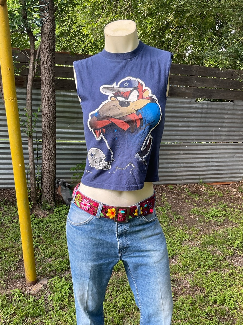 Vintage 1996 Taz Looney Tunes NFL Dallas Cowboys 90s Tank Top Indie Shirt Small